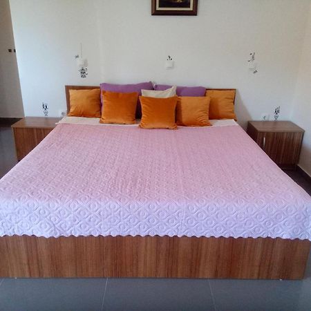 Yard House Trpejca Ohrid Quarto foto