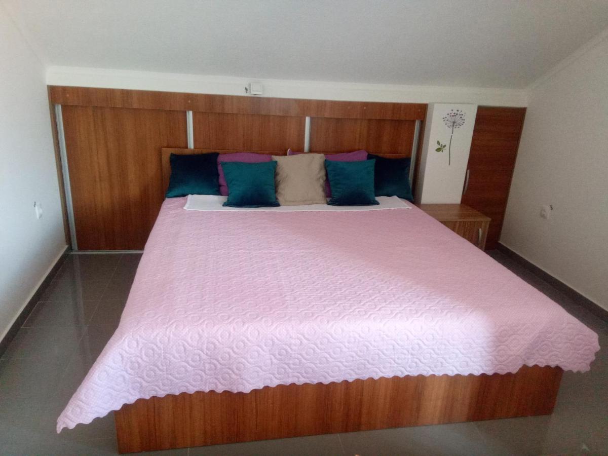 Yard House Trpejca Ohrid Quarto foto